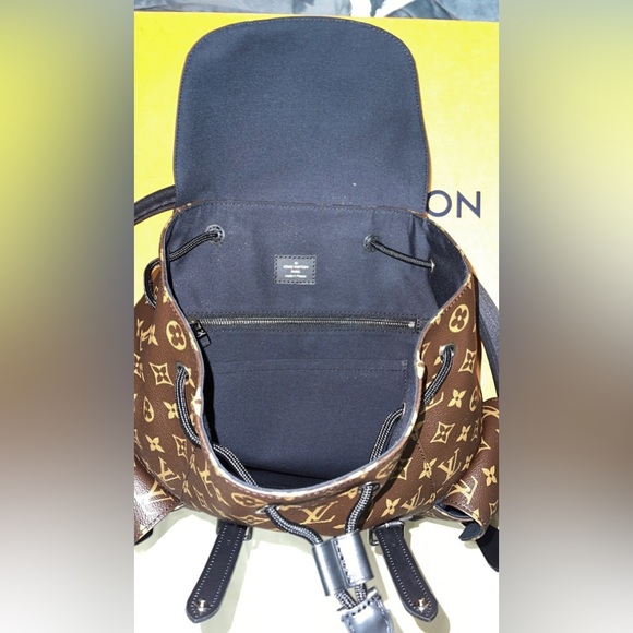 Louis Vuitton Christopher Backpack PM - Picture 7 of 16